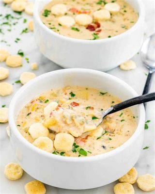 New England Clam Chowder: Een romige zeevissoep met knapperige croutons en een vleugje bacon!